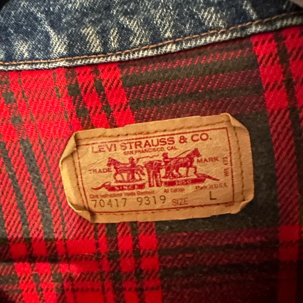 Vintage Levi's Denim Jacket with Red Plaid Lining - Picture 3 of 7